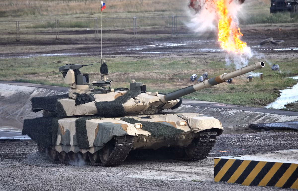 Trong khi đó, các loại xe tăng chủ lực của phương Tây ví dụ như M1A2 Abrams, có trọng lượng lên tới 68 tấn, đòi hỏi hệ thống giao thông phải phát triển ở mức độ nhất, định, mới có thể "chịu tải" được cho phương tiện này.