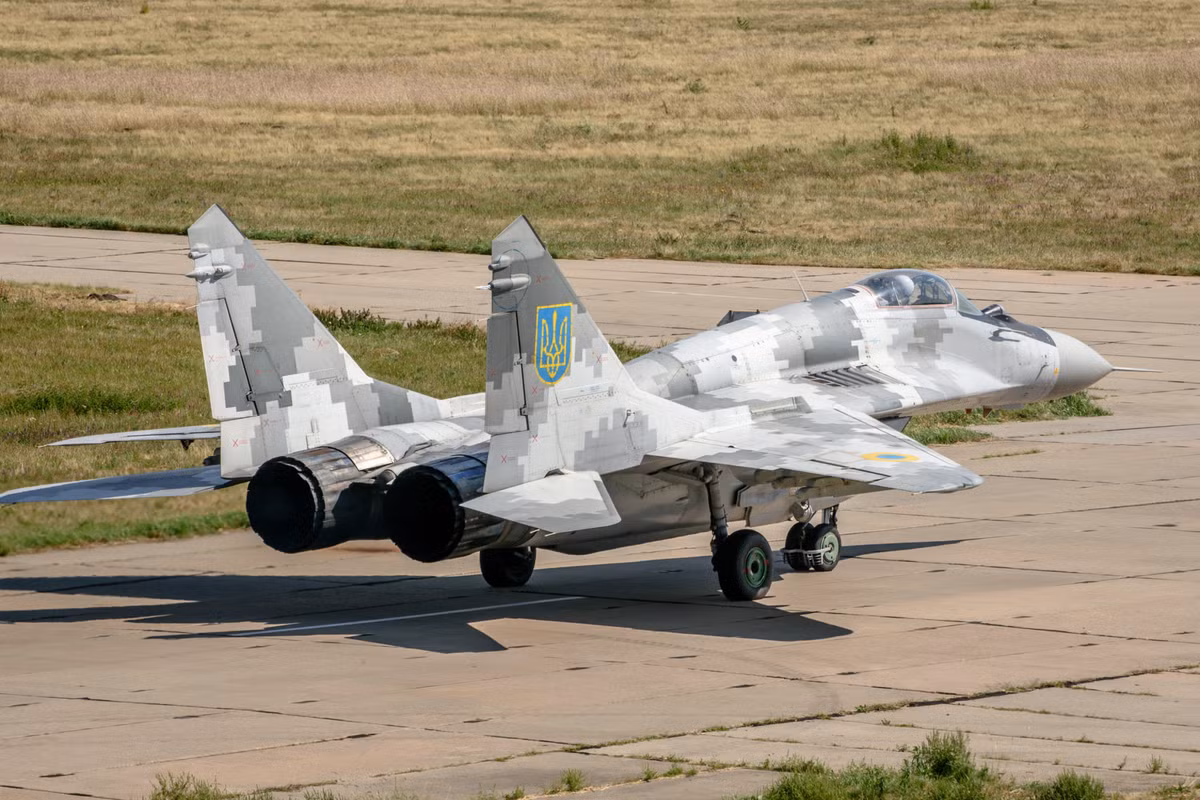 Truyền thông Ukraine cho rằng, thay vì hy vọng vào việc được viện trợ tiêm kích chiến đấu theo chuẩn NATO, phía Ukraine nên đưa danh sách linh kiện, phụ kiện thay thế cho MiG-29 vào danh sách nhận viện trợ từ phương Tây.