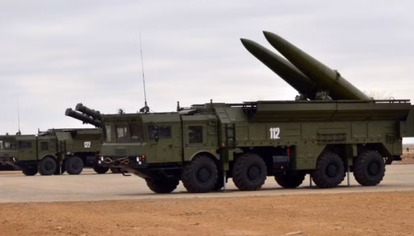 Nếu trong tương lai Nga triển khai vũ khí hạt nhân chiến thuật tới Ukraine, nhiều khả năng tên lửa Iskander sẽ được sử dụng để phóng các đầu đạn hạt nhân chiến thật này.