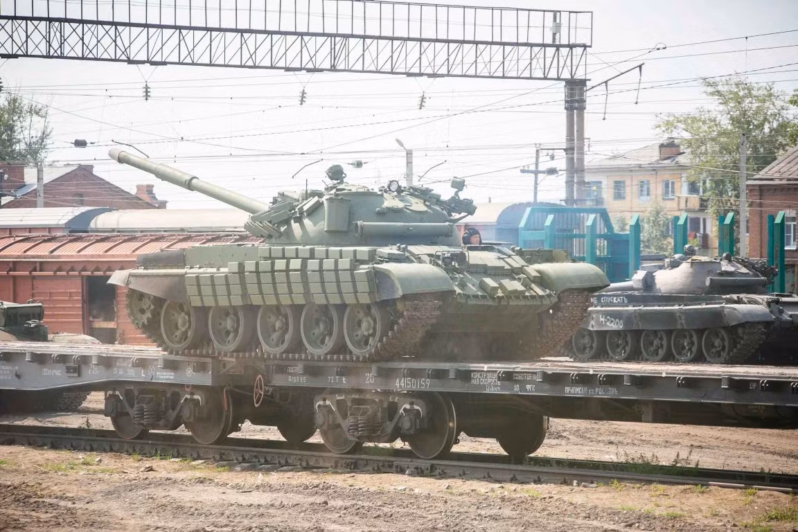 Ra đơi từ năm 1961, xe tăng T-62 là phiên bản "quá độ" của Liên Xô, khi tiến từ mẫu T-54 phiên bản cũ, sang phiên bản T-72 hoàn toàn mới và được sử dụng tới tận ngày nay.