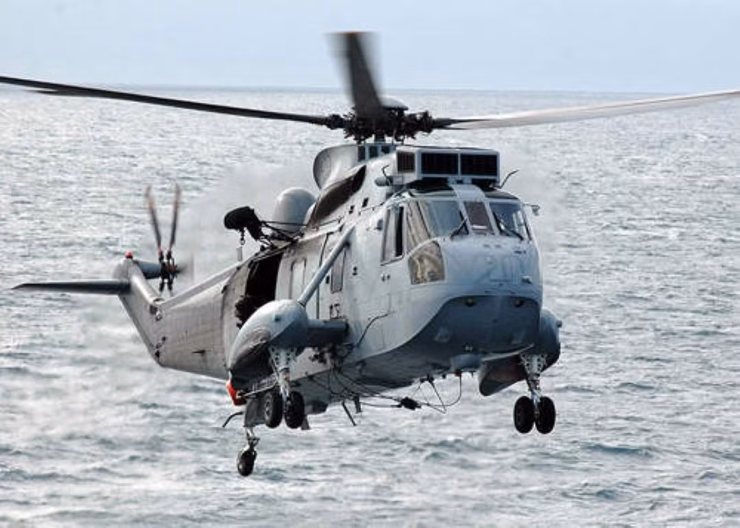 Thậm chí, nhiều thông tin về việc một chiếc trực thăng Sea King đã được Anh bàn giao cho lực lượng vũ trang Ukraine cách đây ít tuần và đã có mặt tại Ukraine.
