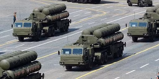S-400 có thể được triển khai chỉ trong 5 phút. Hệ thống này hoạt động hiệu quả gấp đôi hệ thống phòng không trước đây của Nga.