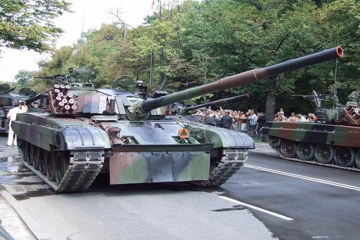 Việc Ba Lan chuyển giao các xe tăng thuộc họ T-72 chuẩn Liên Xô cho Ukraine cũng là chất xúc tác để Mỹ đẩy nhanh việc cung cấp M1 Abrams cho quốc gia nằm ở khu vực Trung Âu này, đây là hành động mang lại lợi ích cho tất cả các bên.