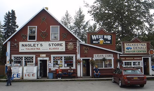 Talkeetna, Alaska, một con mèo đã làm thị trưởng trong vòng 15 năm. Dưới thời thị trưởng mèo, cuộc sống của người dân rất yên bình, thuận lợi.