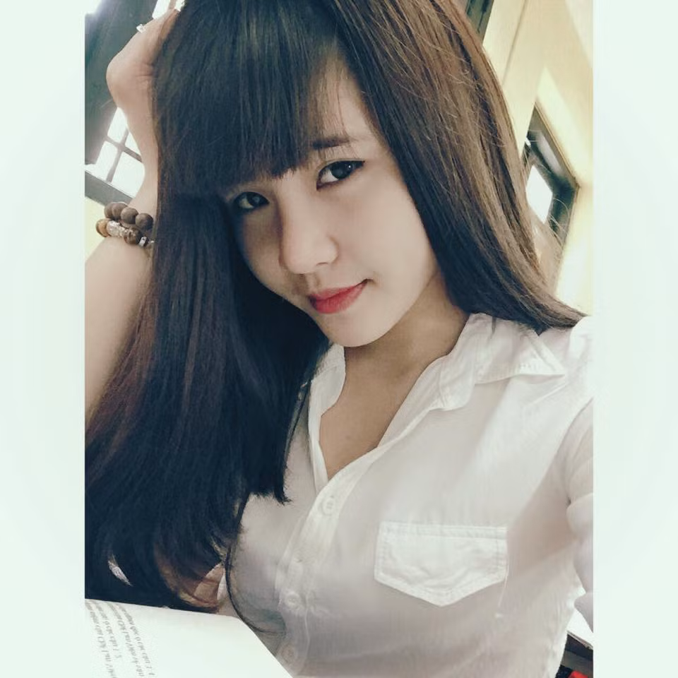 Được biết, khả năng giả giọng miền Nam của cô lớp trưởng xinh đẹp có được sau khoảng thời gian ngắn sinh sống tại Sài Gòn khi còn nhỏ. Dù chỉ là một tài lẻ nhưng mỗi khi giả giọng miền nam, vẻ đáng yêu của Nhật Anh như được tăng thêm.