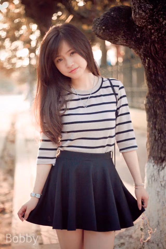 Đam mê Lịch sử và quyết định theo học chuyên sâu, ôm mộng trở thành cô giáo, tưởng như sẽ chỉ suốt ngày sách vở, khô khan... nhưng Thanh Hà còn gây bất ngờ khi là một cô gái rất dịu dàng, nữ tính và còn có khiếu về âm nhạc, nghệ thuật.