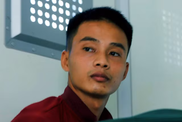  Triệu Quân Sự (SN 1991, trú tại bản Luông, xã Phú Cường, huyện Đại Từ, tỉnh Thái Nguyên) càng lớn càng đam mê chơi game. Năm 2011, Sự trúng tuyển nghĩa vụ quân sự, được biên chế vào một đơn vị thuộc Quân khu 1 (tỉnh Thái Nguyên). Trong thời gian này, Sự thường xuyên vi phạm kỷ luật, trộm cắp tài sản và đào ngũ. 