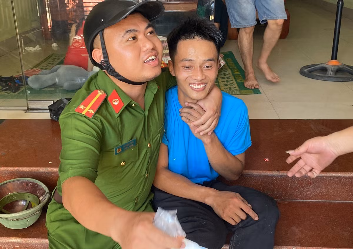 Khoảng 14h15 ngày 1/6, trong khi chạy trốn đến khu vực chợ Vừng, thuộc xã Yên Dương, huyện Hà Trung, tỉnh Thanh Hóa, Triệu Quang Sự đã bị Tổ công do đại úy Nguyễn Huy Hiệu, Trưởng Công an xã, đại úy Lê Hoàng Thạch, Phó Trưởng Công an xã và trung úy Vũ Văn Hùng, Công an viên xã Yên Dương, huyện Hà Trung phát hiện, phối hợp lực lượng Quân đội và quần chúng nhân dân bao vây, bắt giữ. 