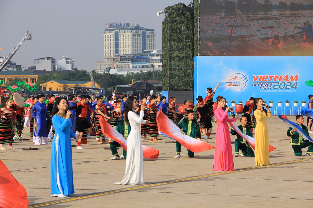 Tiếng hát ca ngợi quê hương, đất nước Việt Nam được vang vọng đến bạn bè quốc tế.