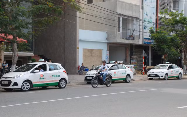 Taxi Hải Vân hoạt động trên địa bàn Đà Nẵng - Ảnh: VIỆT HÙNG