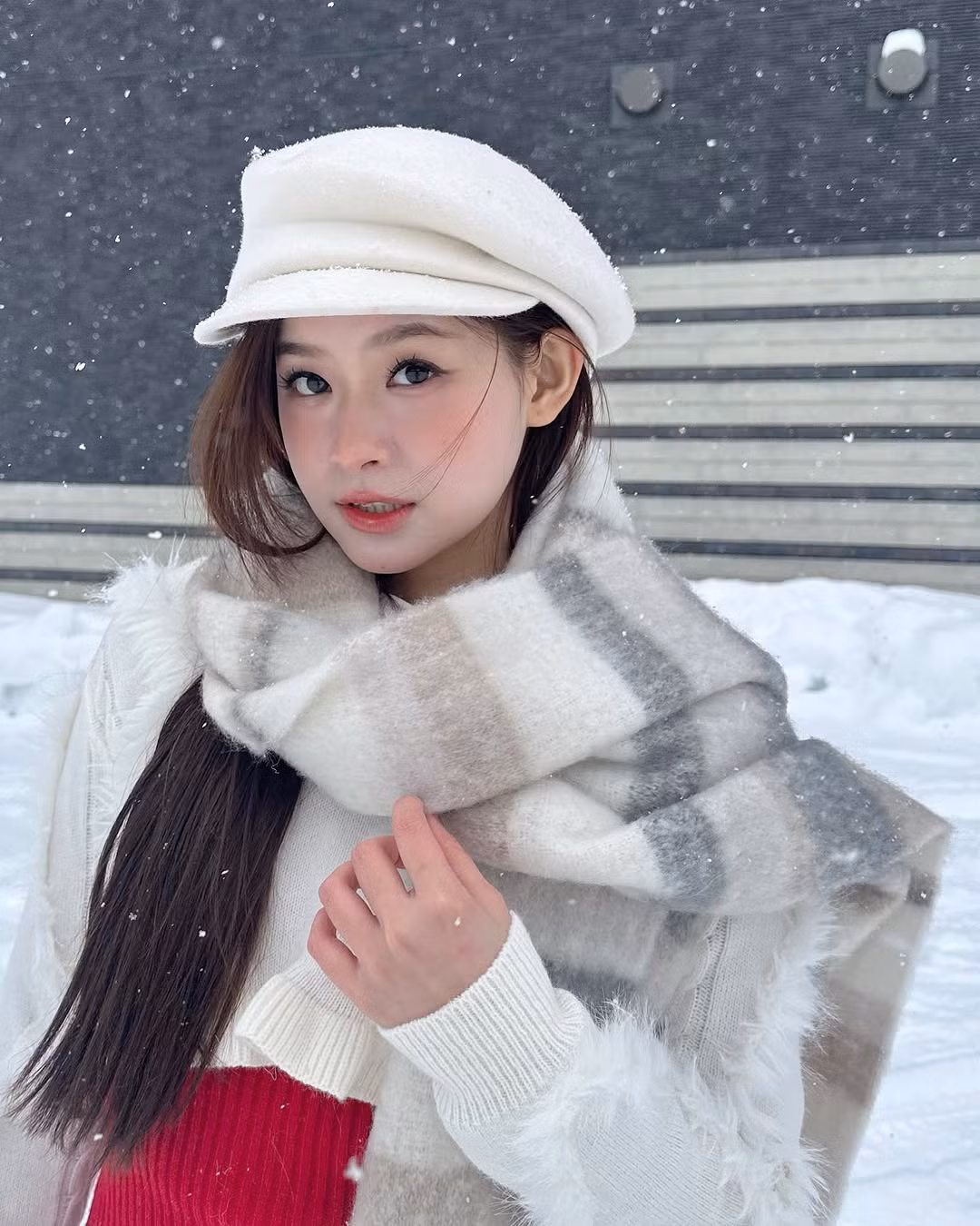 Mai Hương từng biết đến với biệt danh "giọng điệu" vì chất giọng khá chua và điệu đà của mình. Thế nhưng cô nàng đã biến đó thành điểm riêng và tạo thành dấu ấn cá nhân đặc biệt.