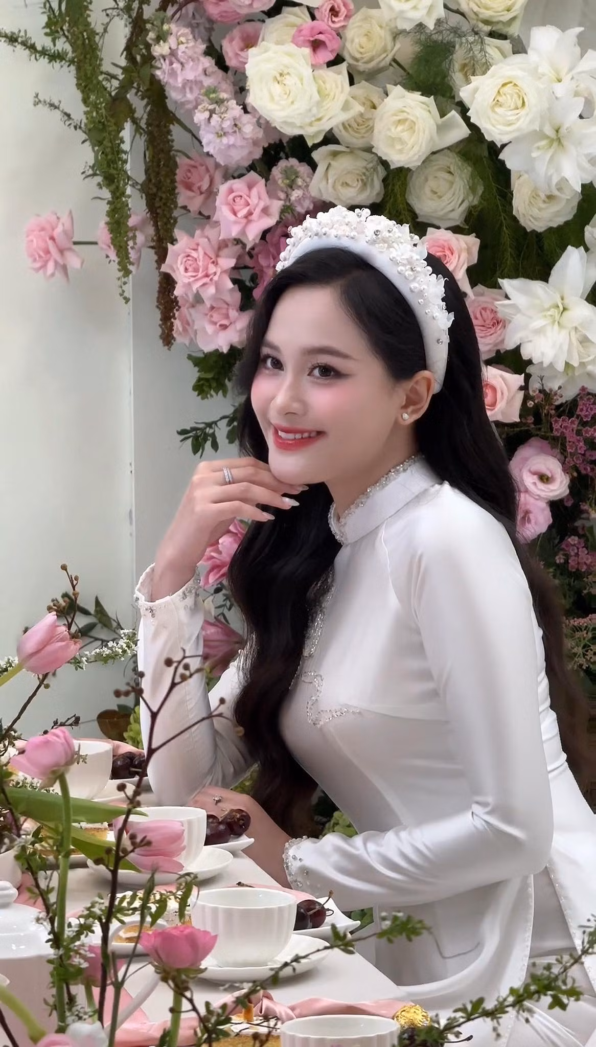 Lan Vy thường được nhận xét có nụ cười giống mẹ, đặc biệt hai mẹ con còn trùng sinh nhật là ngày 20/10.