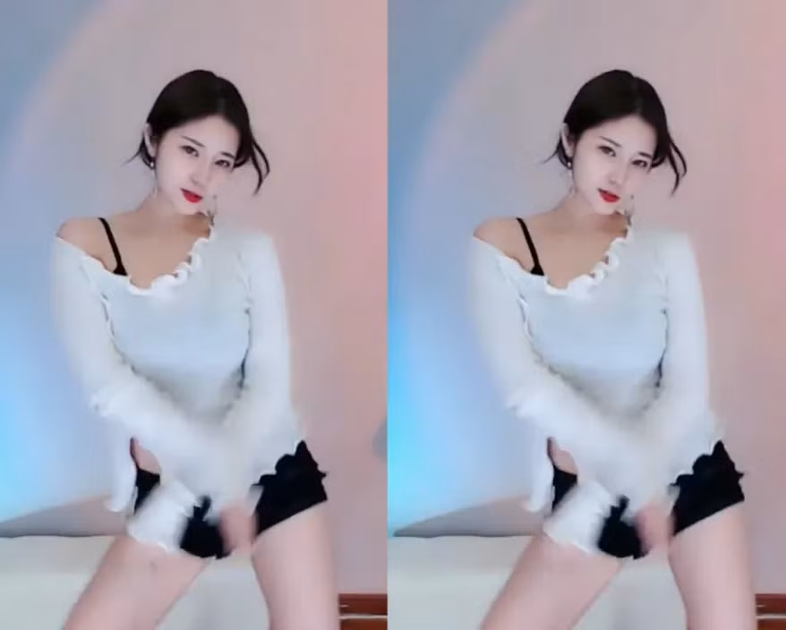 Không có bất kỳ thông điệp hay lời nhắn nhủ nào, cô nàng streamer đơn giản chỉ ngừng lên sóng.