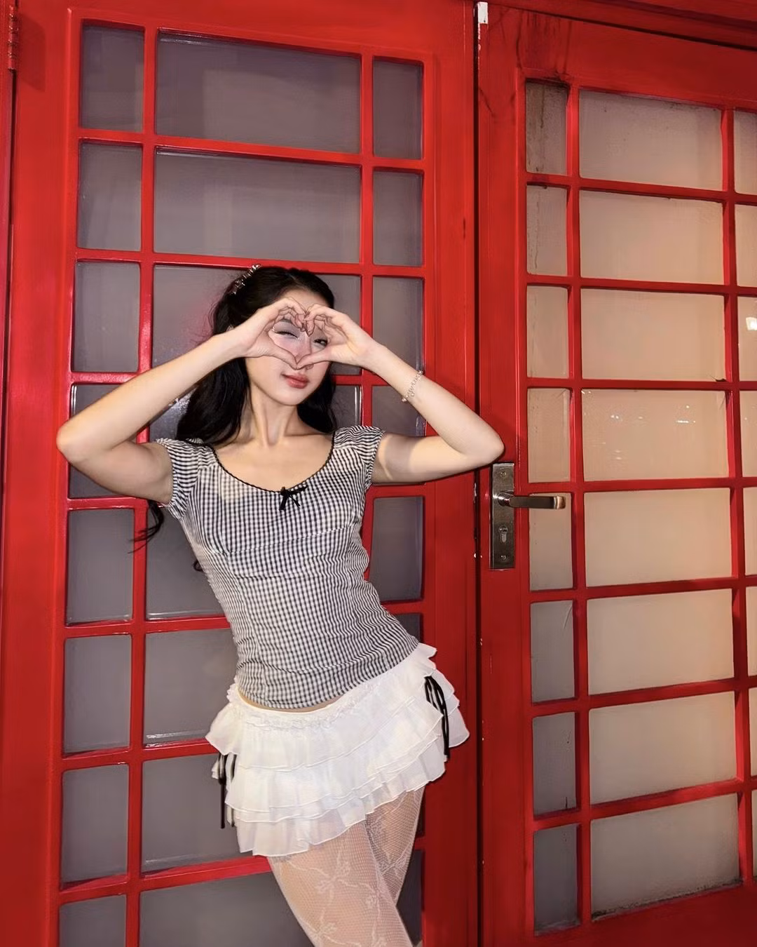 Trong đời thường, Mina Young theo đuổi phong cách nữ tính, ngọt ngào.