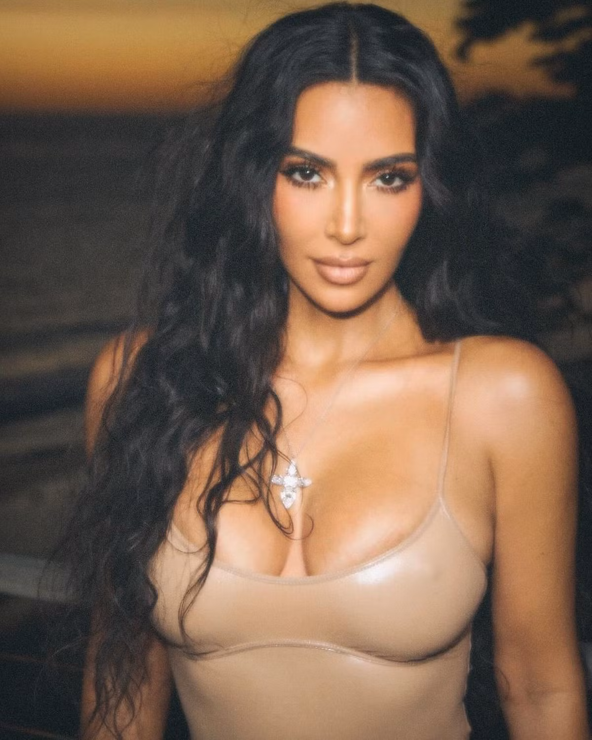 Để có được diện mạo như hiện tại, Kim Kardashian bị đồn đoán đã can thiệp "dao kéo".