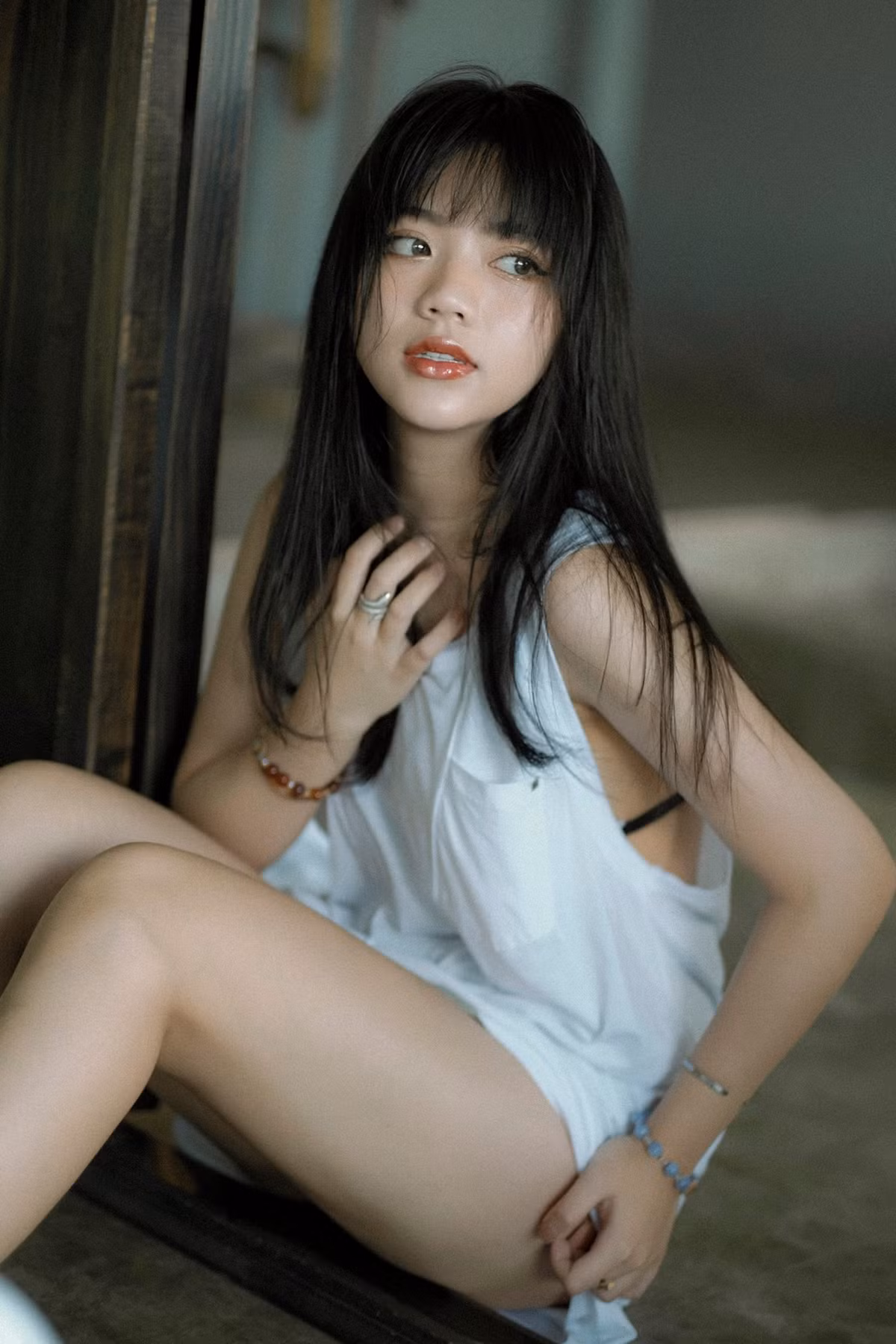 Từ lâu, Bảo Hân là hình mẫu lý tưởng trong mơ của rất nhiều chàng trai. Cô nàng sở hữu gương mặt bầu bĩnh đáng yêu, nhưng phong cách lại có phần cá tính vô cùng cuốn hút.