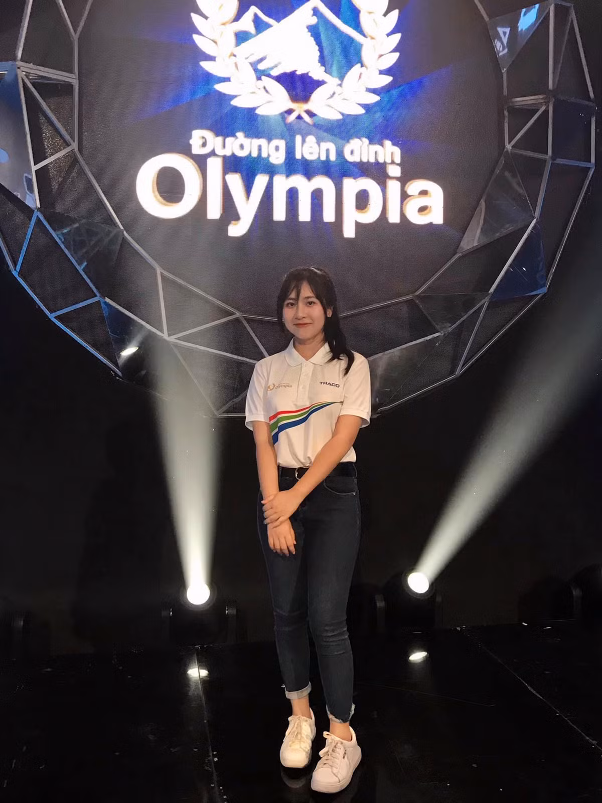 Trong chương trình Đường lên đỉnh Olympia tuần ba, tháng hai, quý IV năm 2019, thí sinh Nguyễn Trần Lê Na gây ấn tượng với khán giả bởi gương mặt khả ái, xinh xắn cùng tài đàn hát khiến cả trường quay "náo loạn".