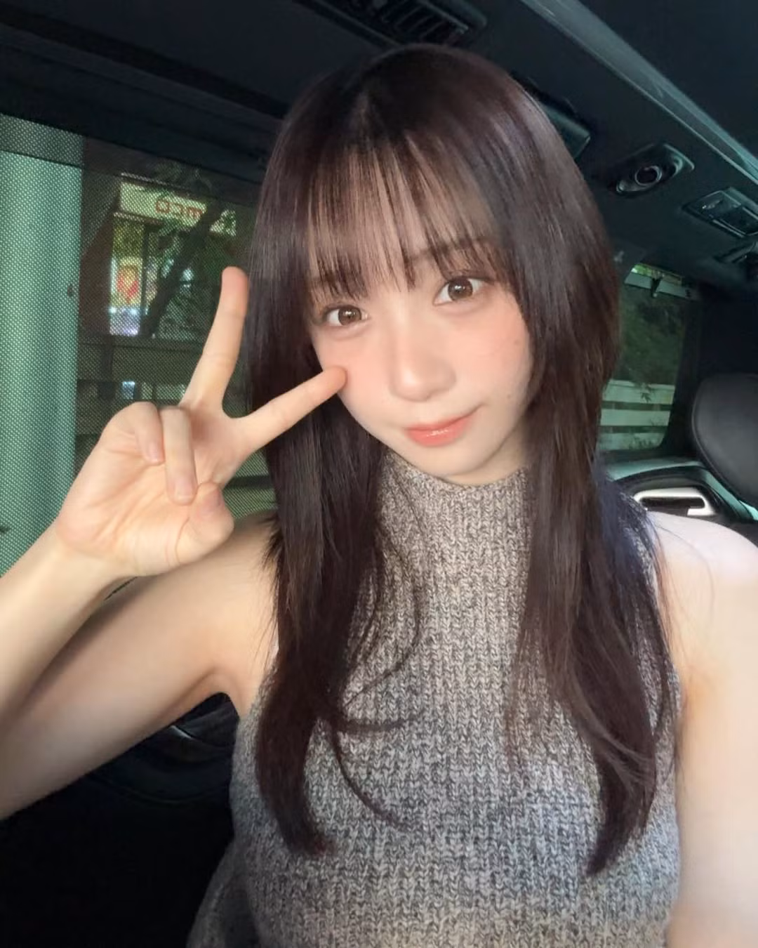 Sở hữu thân hình đẹp, dù đời thường không ăn diện hở hang cô nàng vẫn trông vô cùng quyến rũ.