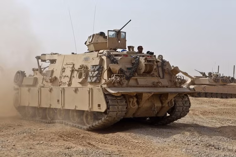 Tám xe cứu hộ bọc thép chuyên dụng M88A2 Hercules đã được Mỹ gửi tới Ukraine trong gói viện trợ trị giá 400 USD cho Ukraine với nhiệm vụ giữ bí mật xe tăng Abrams, ngăn Quân đội Nga tìm cách tịch thu mẫu xe tăng chủ lực hạng nặng này.
