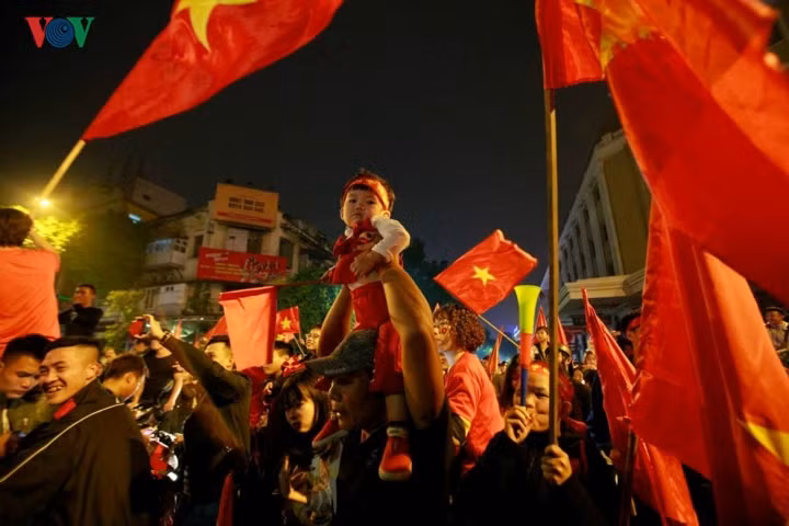 ...lan tới khu vực trung tâm Thủ đô Hà Nội.