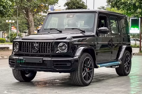 Doanh nhan lam gia giay to xe Mercedes-AMG G63