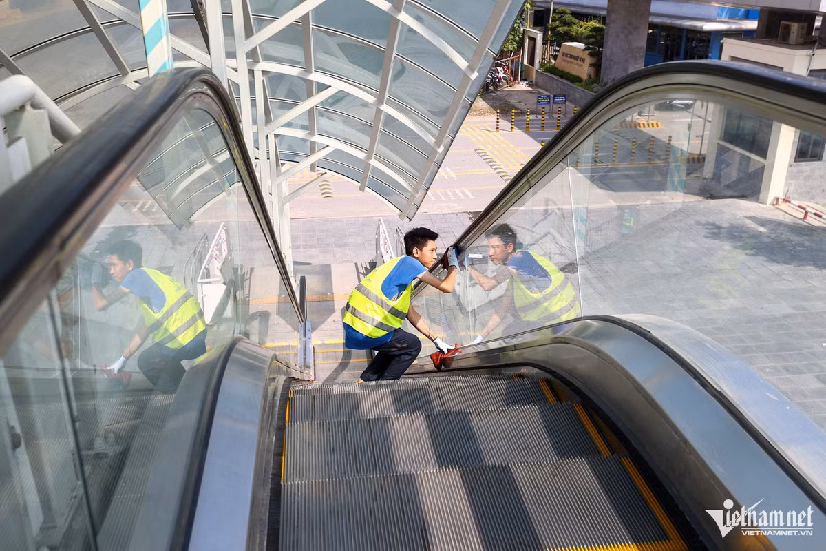 Metro Nhon - ga Ha Noi chinh thuc chay mien phi don khach-Hinh-4