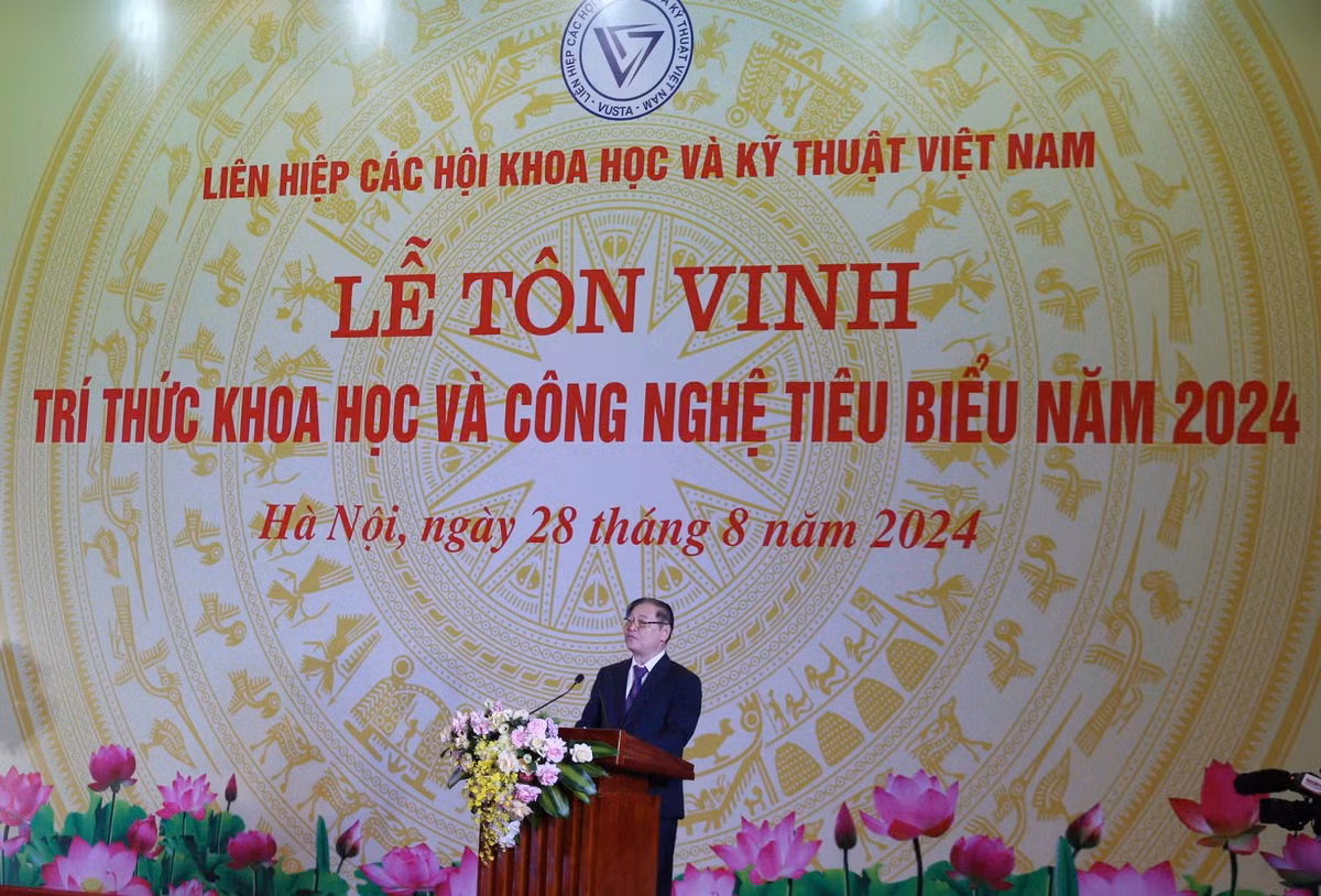 Le ton vinh tri thuc Khoa hoc va Cong nghe tieu bieu nam 2024-Hinh-11