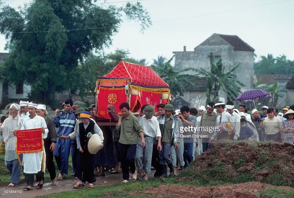 Một số hình ảnh được phóng viên người Pháp ghi lại trong đám tang.