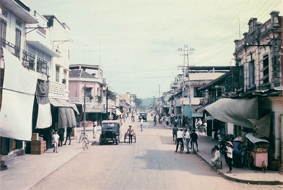 Ngã tư Quang Trung - Trần Hưng Đạo, trung tâm thị xã Quảng Trị.
