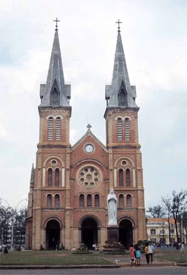  Nhà thờ Đức Bà.