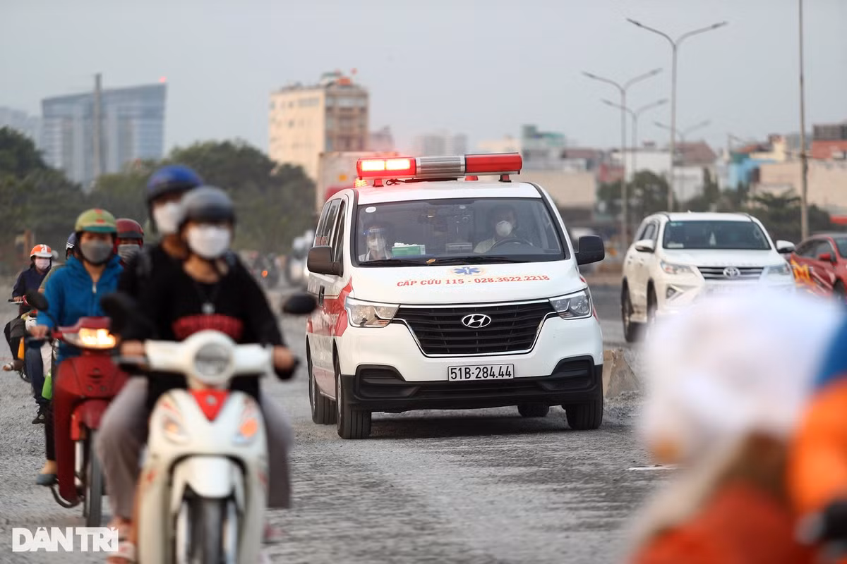 Công trình khi hoàn thành, ngoài giúp tuyến đường thông thoáng, giảm ùn tắc, còn tạo thuận lợi cho người dân kinh doanh, buôn bán... 