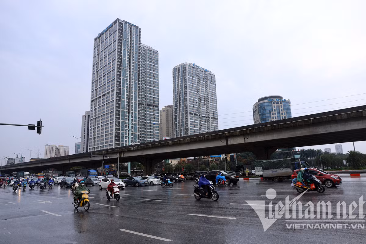 Khuất Duy Tiến hướng đi Phạm Hùng
