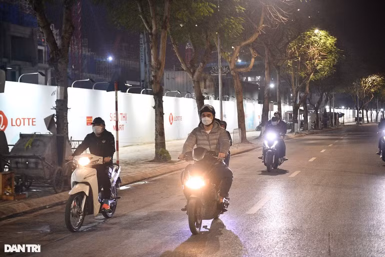 Canh sat hoa trang xuyen dem vay bat “quai xe” o Ha Noi-Hinh-2