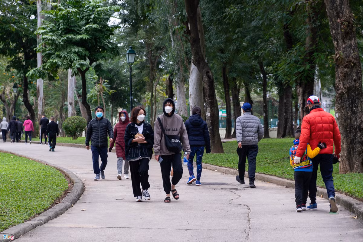 Cong vien lon nhat noi thanh Ha Noi xuong cap nghiem trong