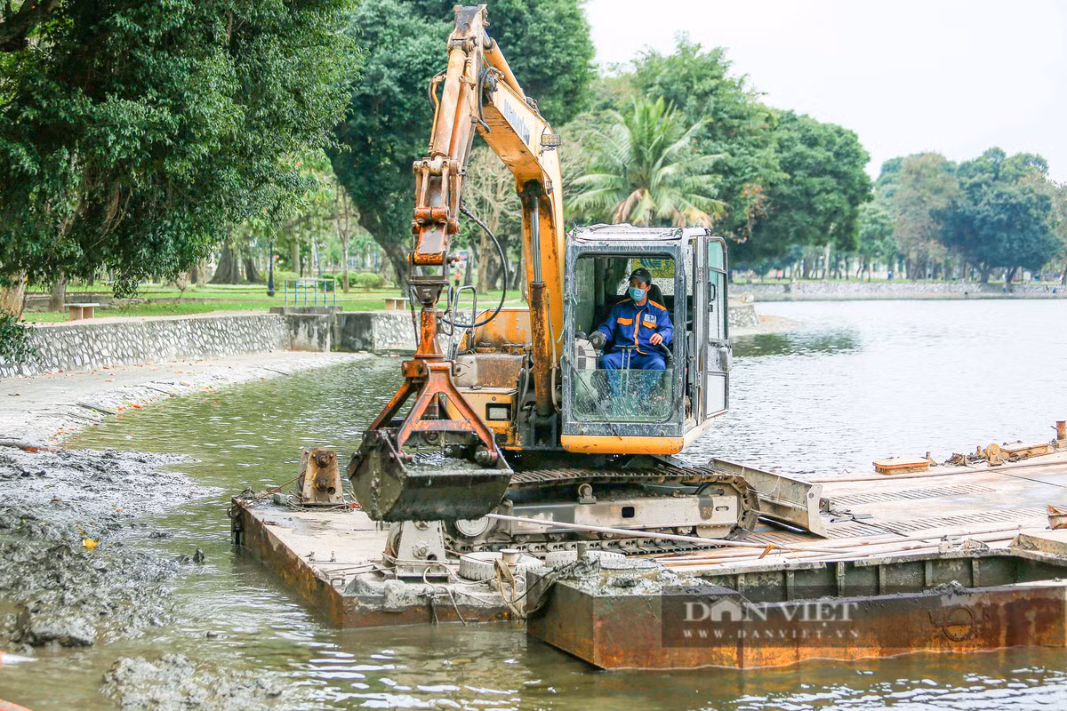 Theo đó, 3 công viên Bách Thảo, Thủ Lệ và Thống Nhất sẽ ưu tiên cải tạo, nâng cấp đồng bộ các khu vực chính và khu vực xuống cấp, tạo điểm nhấn kiến trúc cảnh quan. Công viên Thống Nhất được nghiên cứu theo hướng công viên mở. Dự kiến, hàng rào bao quanh công viên Thống Nhất nằm trên 4 tuyến phố sẽ được dỡ bỏ.