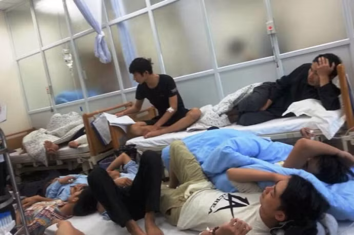 82 cong nhan Formosa nhap vien sau khi an toi