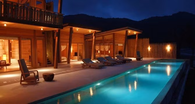  7. Six Senses Hideaway Một trong những khách sạn xa xỉ có giá phòng đắt nhất Việt Nam là Six Senses Hideaway tại vịnh Ninh Vân, Nha Trang. Khu nghỉ dưỡng này có những phòng nghỉ cao cấp với giá thành lên đến 1.490 USD/đêm (tương đương 33 triệu đồng). Ảnh: Internet.