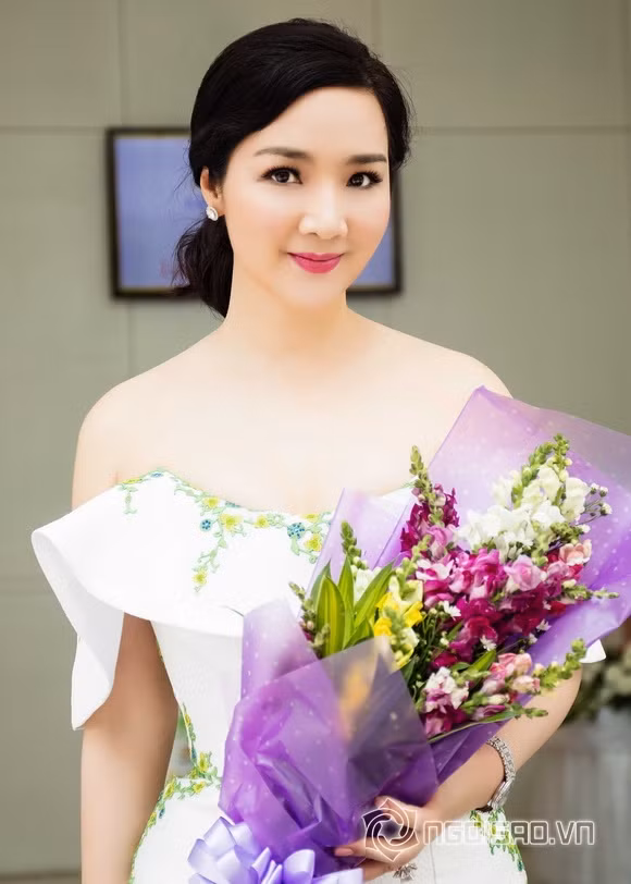  3. Hoa hậu Đền Hùng Giáng My Hoa hậu Đền Hùng Giáng My không chỉ khiến mọi người phải ngỡ ngàng vì nhan sắc không tuổi mà còn khả năng kinh doanh rất giỏi. Cô bắt đầu đầu tư vào một trung tâm chăm sóc làm đẹp, rồi cũng là giám đốc đối ngoại một tập đoàn truyền thông lớn của Thái Lan tại Việt Nam. Ảnh: Ngoisao.vn