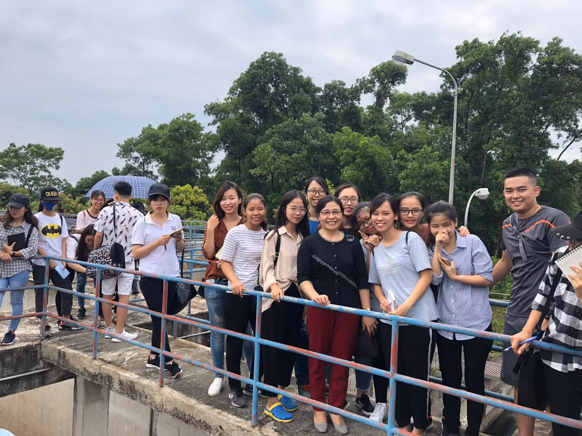PGS.TS Nguyễn Thị Hà: Phụ nữ làm khoa học giống… “fan” bóng đá - Hình 3 PGS.TS Nguyen Thi Ha: Phu nu lam khoa hoc giong… “fan” bong da-Hinh-3