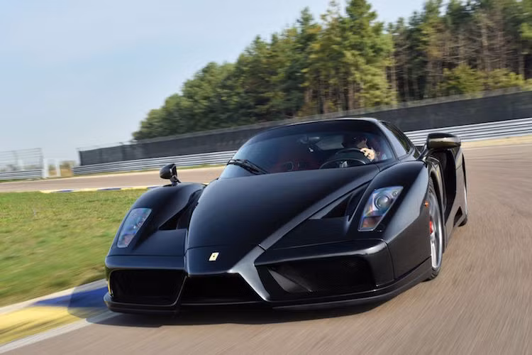 Hiện tại, chiếc Ferrari Enzo đã từng bị tai nạn này đang được bán đấu giá. Dù đã có lịch sử "không trong sạch" nhưng do chiếc siêu xe cực mạnh này đã được phục chế như mới bởi chính Ferrari, nó vẫn được dự đoán có giá không dưới 2,17 triệu USD.