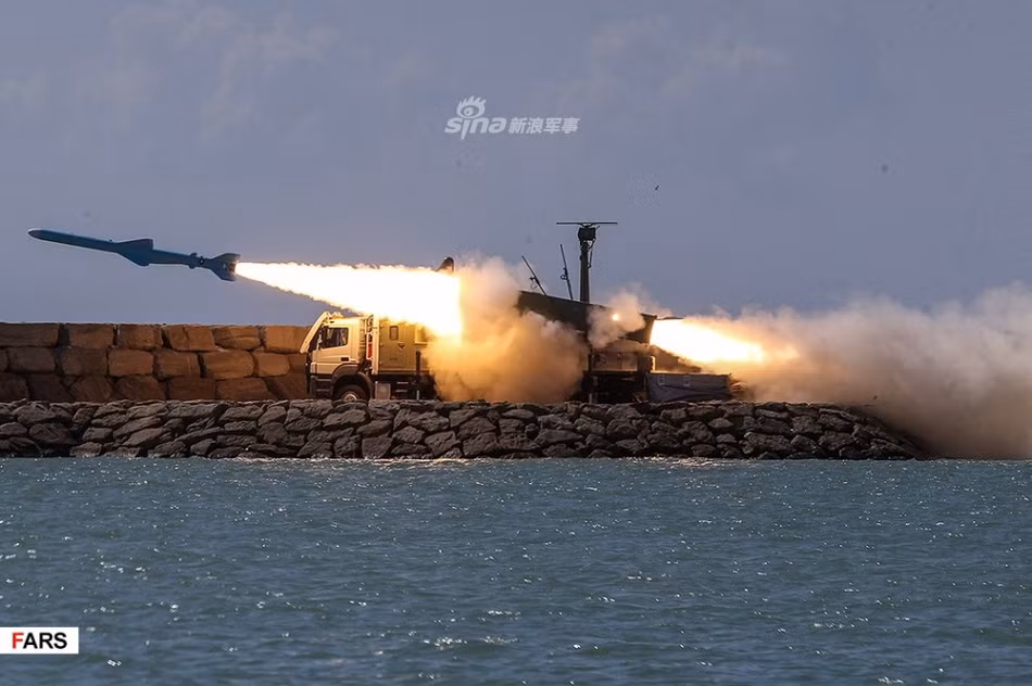 Ngoài ra, Qader cũng được trang bị hệ thống radar đặc biệt cho phép nó có thể hoạt động tốt trong cả điều kiện bị áp chế hoả lực mạnh. Nguồn ảnh: FARS.