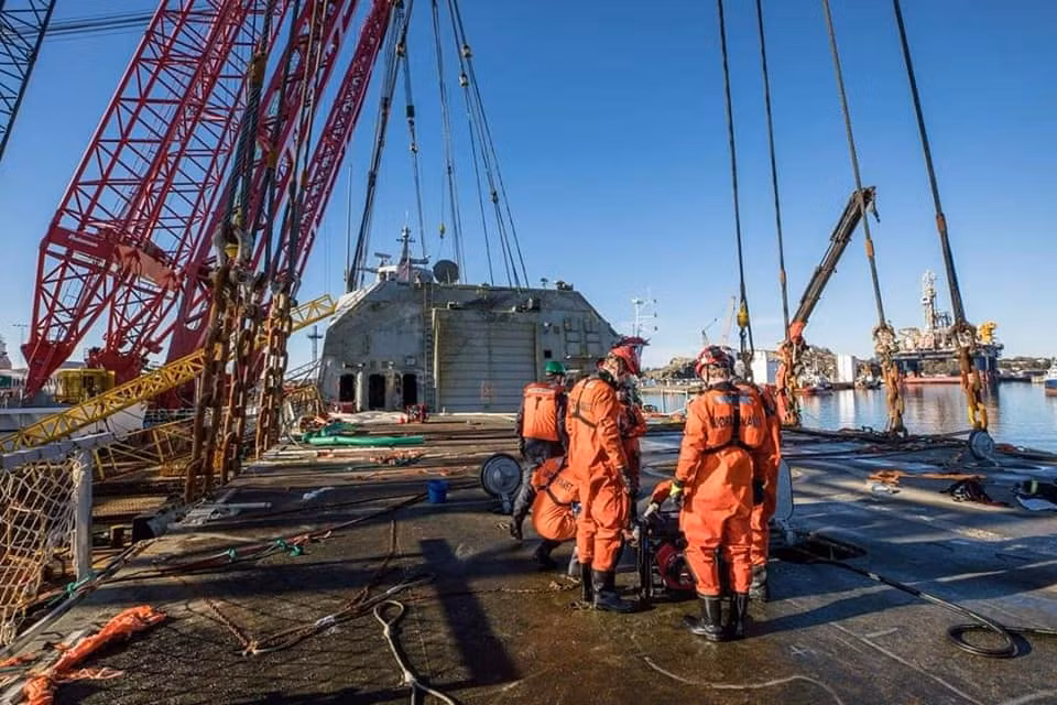 Tất nhiên là toàn bộ số vũ khí này khi được tháo ra khỏi tàu HNoMS Helge Ingstad cũng hỏng hoàn toàn dù thời gian ngâm nước biển ít hơn nhiều so với con tàu này. Nguồn ảnh: Norwnavy.