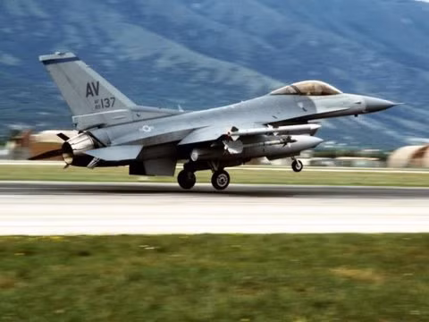 Năm 1995, dù Liên Xô đã tan rã nhưng NATO cũng đã suýt khiến các nước thành viên rơi vào tình trạng chiến tranh khi huy động cuộc không kích nhắm vào Bosnian Serbs nhằm chấm dứt cuộc chiến tranh ở đất nước thuộc Balkan này. Nguồn ảnh: BI.