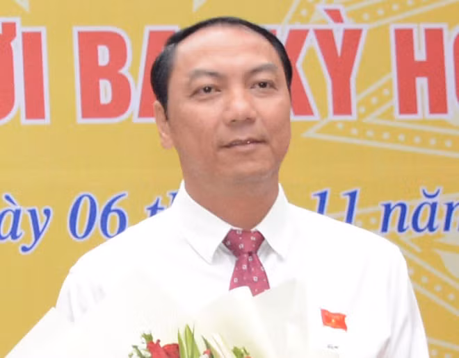 Chiều 6/11, Hội đồng nhân dân (HĐND) tỉnh Kiên Giang khóa IX, nhiệm kỳ 2016-2021 tổ chức kỳ họp thứ 23 (kỳ họp chuyên đề) thực hiện công tác cán bộ thuộc thẩm quyền của HĐND tỉnh. Hội đồng nhân dân bầu ông Lâm Minh Thành, Phó Bí thư Tỉnh ủy, Phó Chủ tịch UBND tỉnh giữ chức Chủ tịch UBND tỉnh, nhiệm kỳ 2016-2021. 