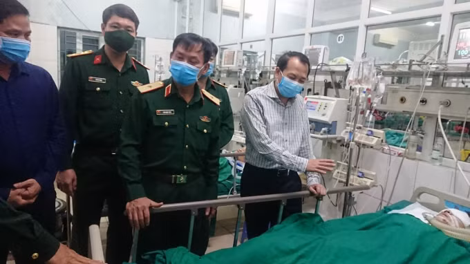 2 chien si thuong vong khi dang ra pha bom min