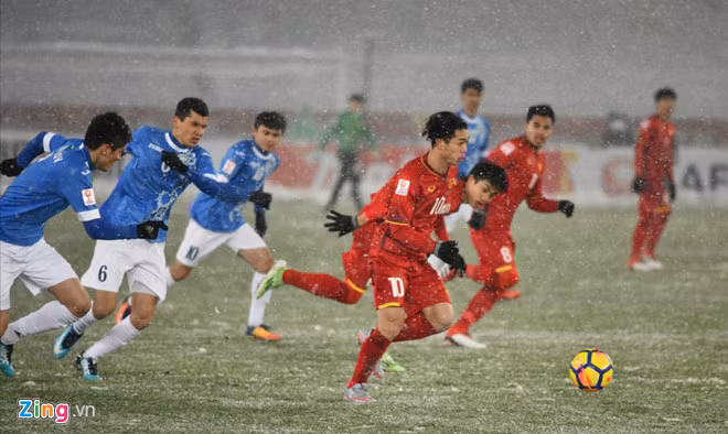 U23 Việt Nam đang chơi rất tập trung và đầy bản lĩnh trước đối thủ U23 Uzbekistan. Ảnh: Zing.vn
