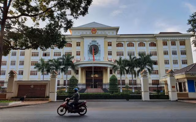 Triệu tập nhiều cán bộ Đắk Lắk liên quan dự án điện mặt trời Trieu tap nhieu can bo Dak Lak lien quan du an dien mat troi