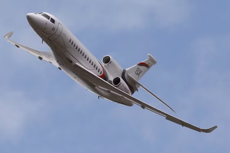 Loại máy bay ba động cơ mang tên Dassault Falcon 8X xuất hiện tại triển lãm hàng không Paris. Nguồn ảnh: BI.