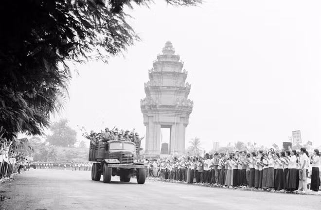 Hơn 200.000 người Việt Nam đã ngã xuống, nhiều người trong số đó đến nay vẫn nằm lại đất Campuchia.