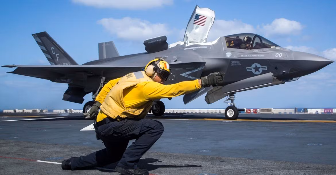 Trong quá khứ, Không quân Mỹ cũng đã lần đầu tiên sử dụng loại tiêm kích F-35A hồi tháng tư vừa rồi ở Trung Đông trong nhiệm vụ oanh tạc mạng lưới khủng bố IS ở phía bắc Iraq. Nguồn ảnh: BI.